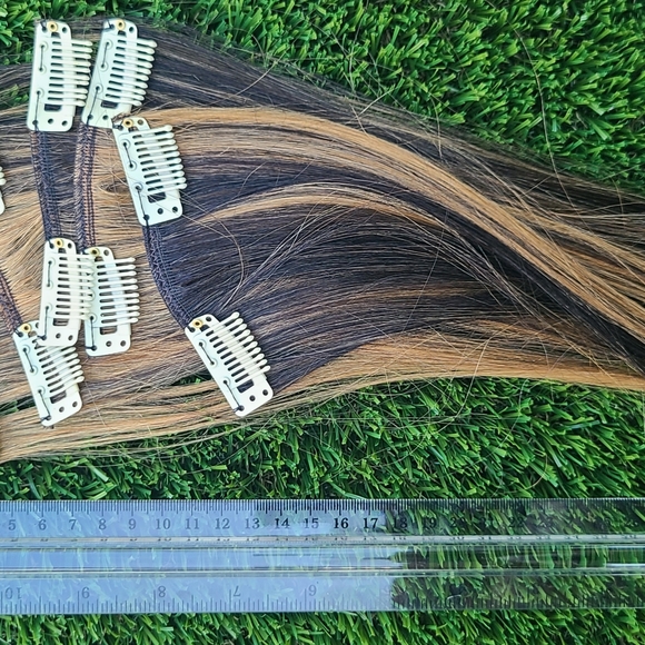 12 inch Clip in hair Extensions 🌟 Brand New 6 pcs 🌱 Great for Highlights - Picture 3 of 6